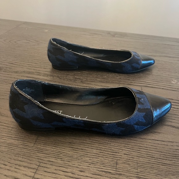 Nine West cap toe black flats dark blue navy houndstooth preppy size 8 women’s - Picture 5 of 7